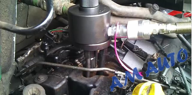 Injector
                  removal from Renault Master / Opel Movano with 2.2 and
                  2.5 engines